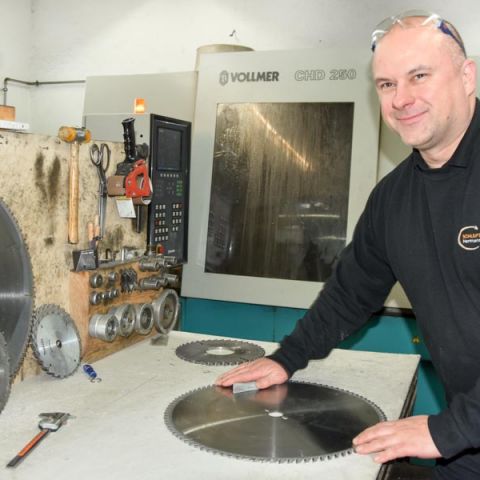 Luka Podvorac technischer Mitarbeiter Schleiftechnik Mayer